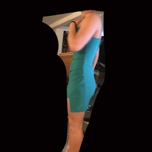 Super cute, yet simple, homecoming or dinner dress !!